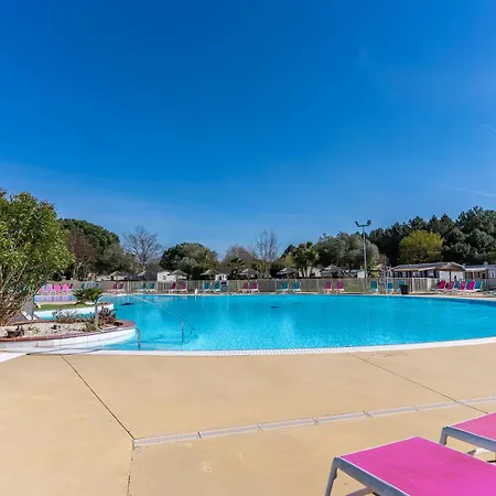Mobilhome Terrasse, Et Piscine Gastes