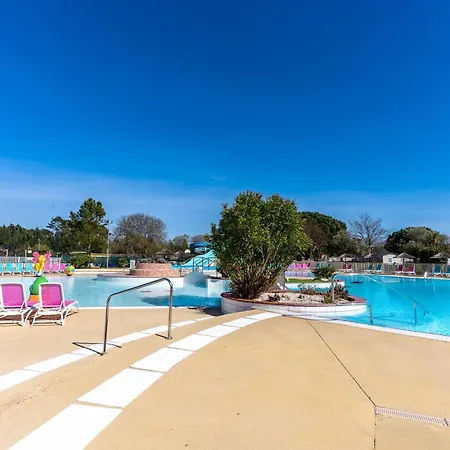 Mobilhome Terrasse, Et Piscine مكان تخييم 4*