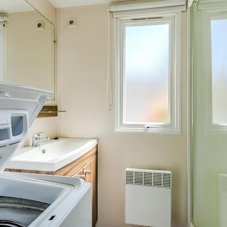 Mobilhome Terrasse, Et Piscine Gastes